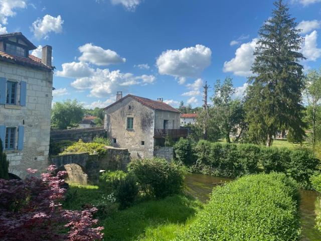 Hostellerie Les Griffons Bourdeilles Bagian luar foto