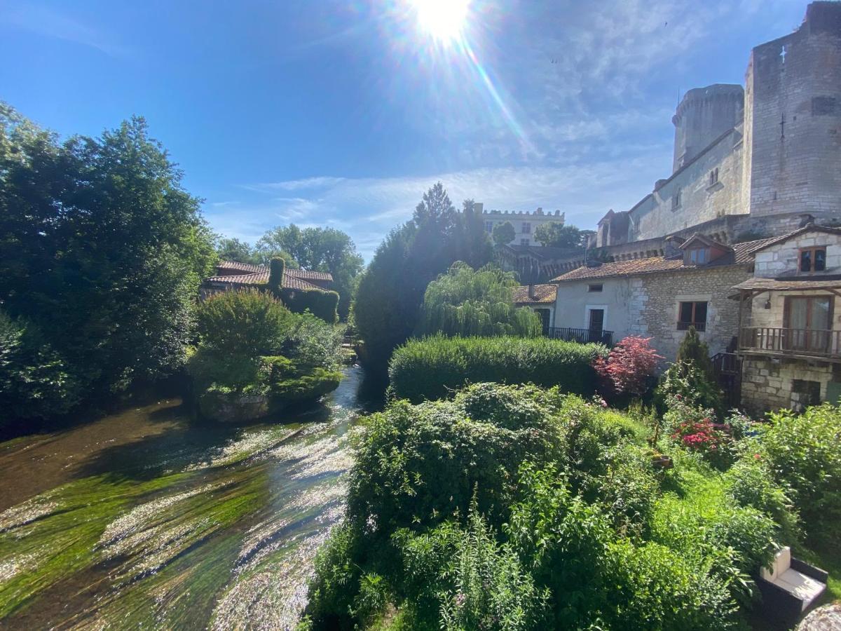 Hostellerie Les Griffons Bourdeilles Bagian luar foto