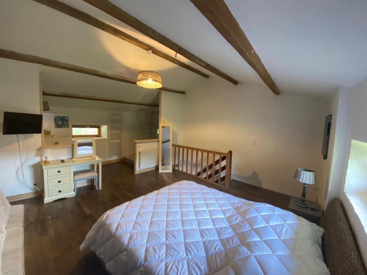 Hostellerie Les Griffons Bourdeilles Bagian luar foto