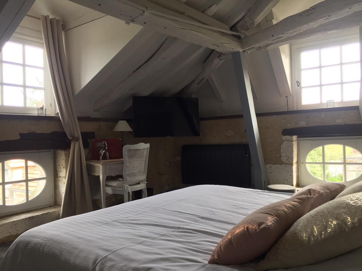 Hostellerie Les Griffons Bourdeilles Bagian luar foto