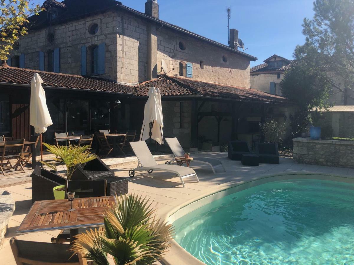 Hostellerie Les Griffons Bourdeilles Bagian luar foto
