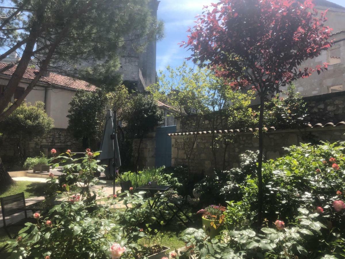 Hostellerie Les Griffons Bourdeilles Bagian luar foto
