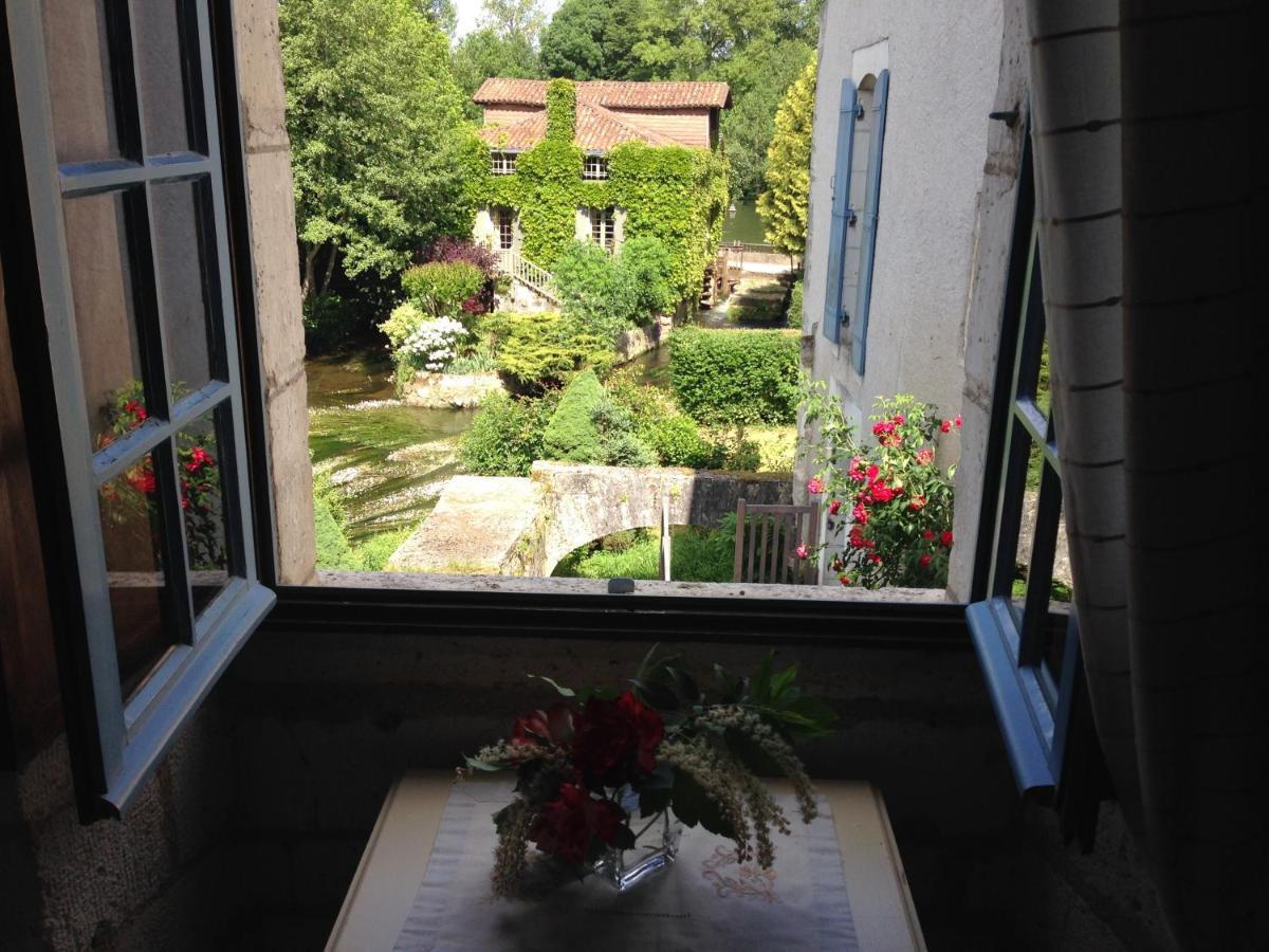 Hostellerie Les Griffons Bourdeilles Bagian luar foto