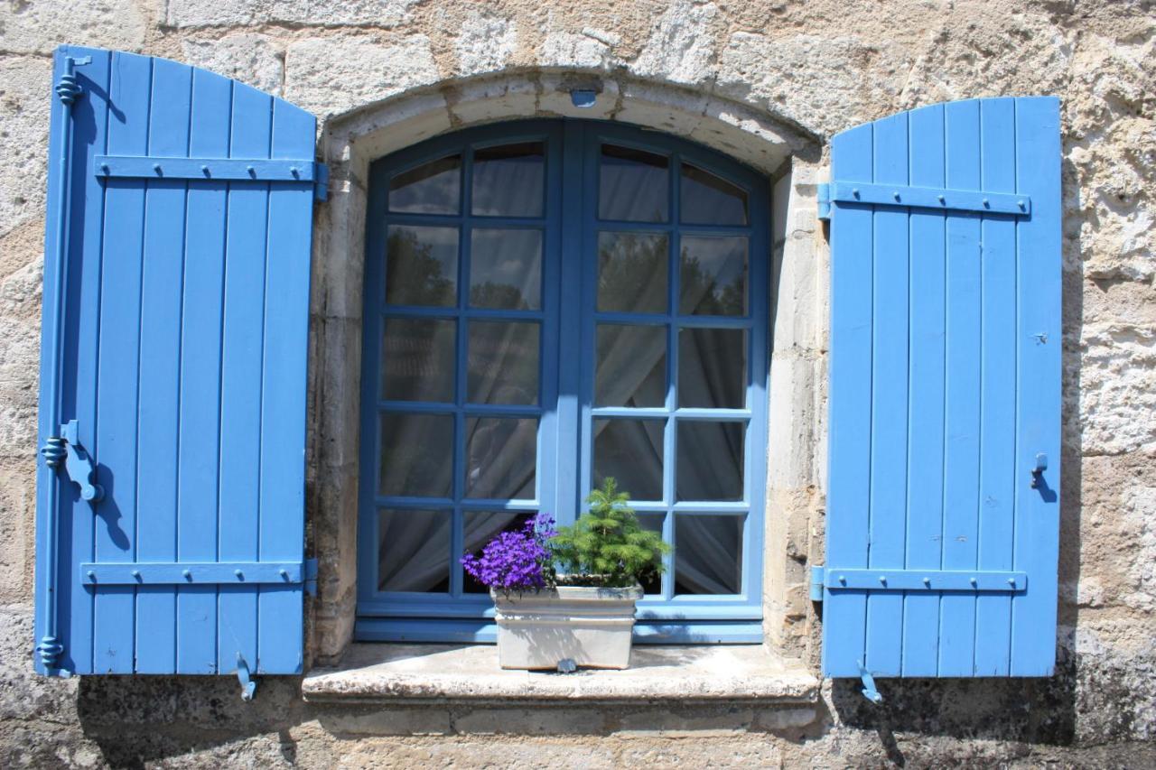 Hostellerie Les Griffons Bourdeilles Bagian luar foto